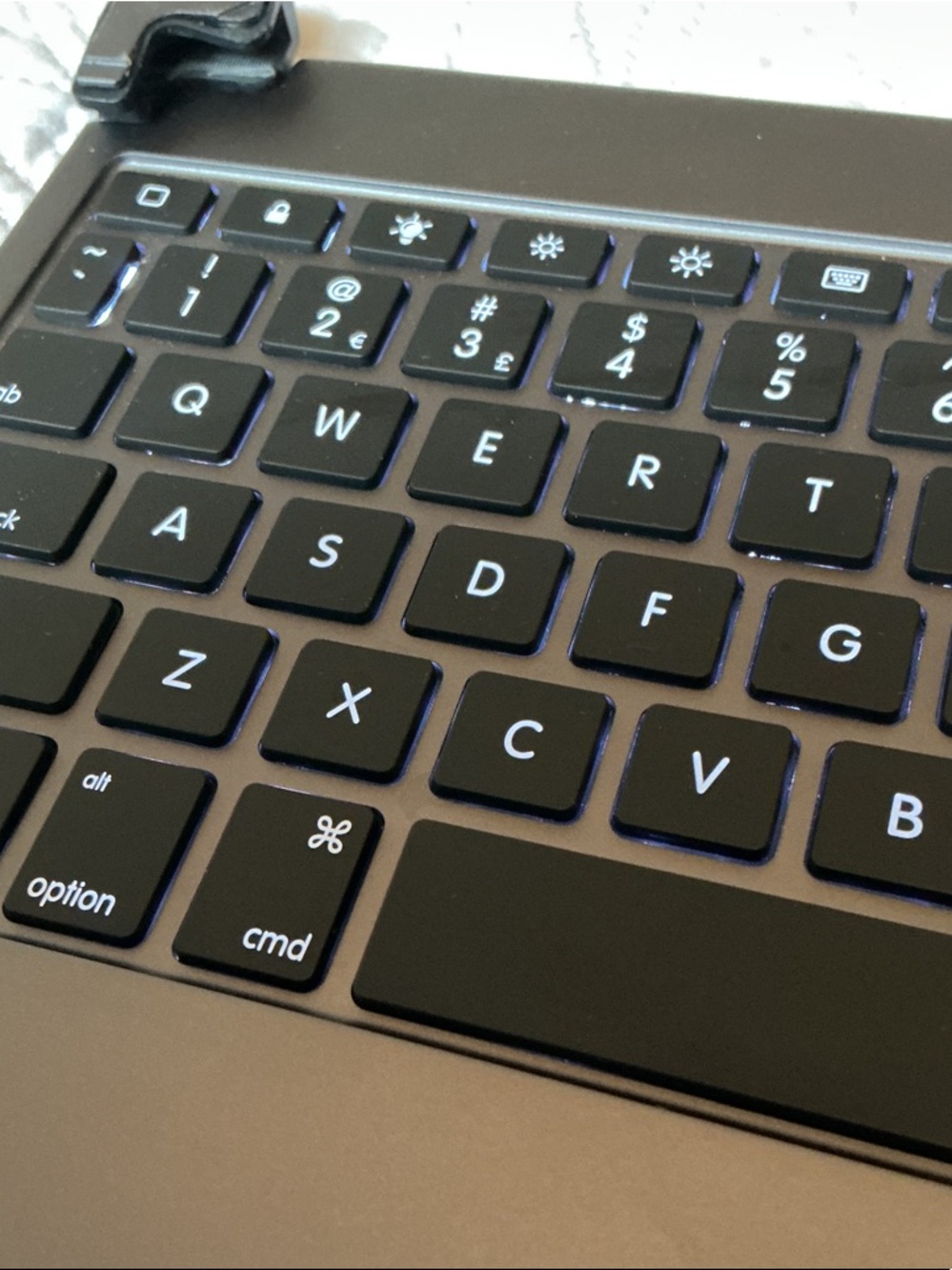 SOLD Brydge Pro Wireless Portable Bluetooth Keyboard iPad 11 Pro Space Grey - Picture 4 of 12